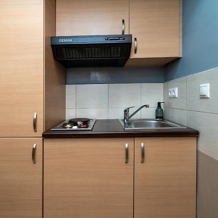 Ideally Located Apartment In Central Atena Exterior foto