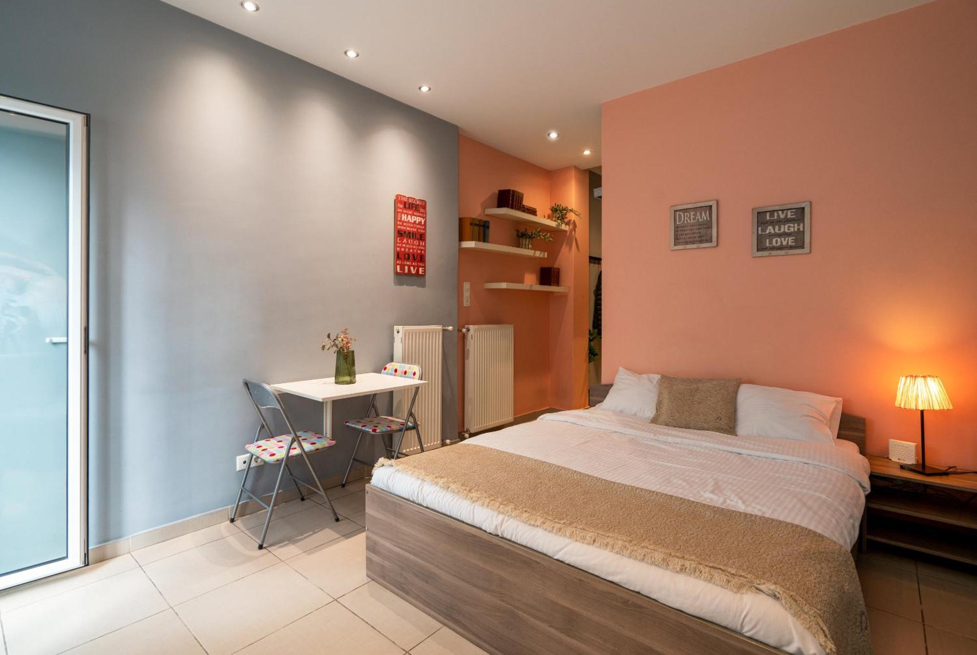 Ideally Located Apartment In Central Atena Exterior foto