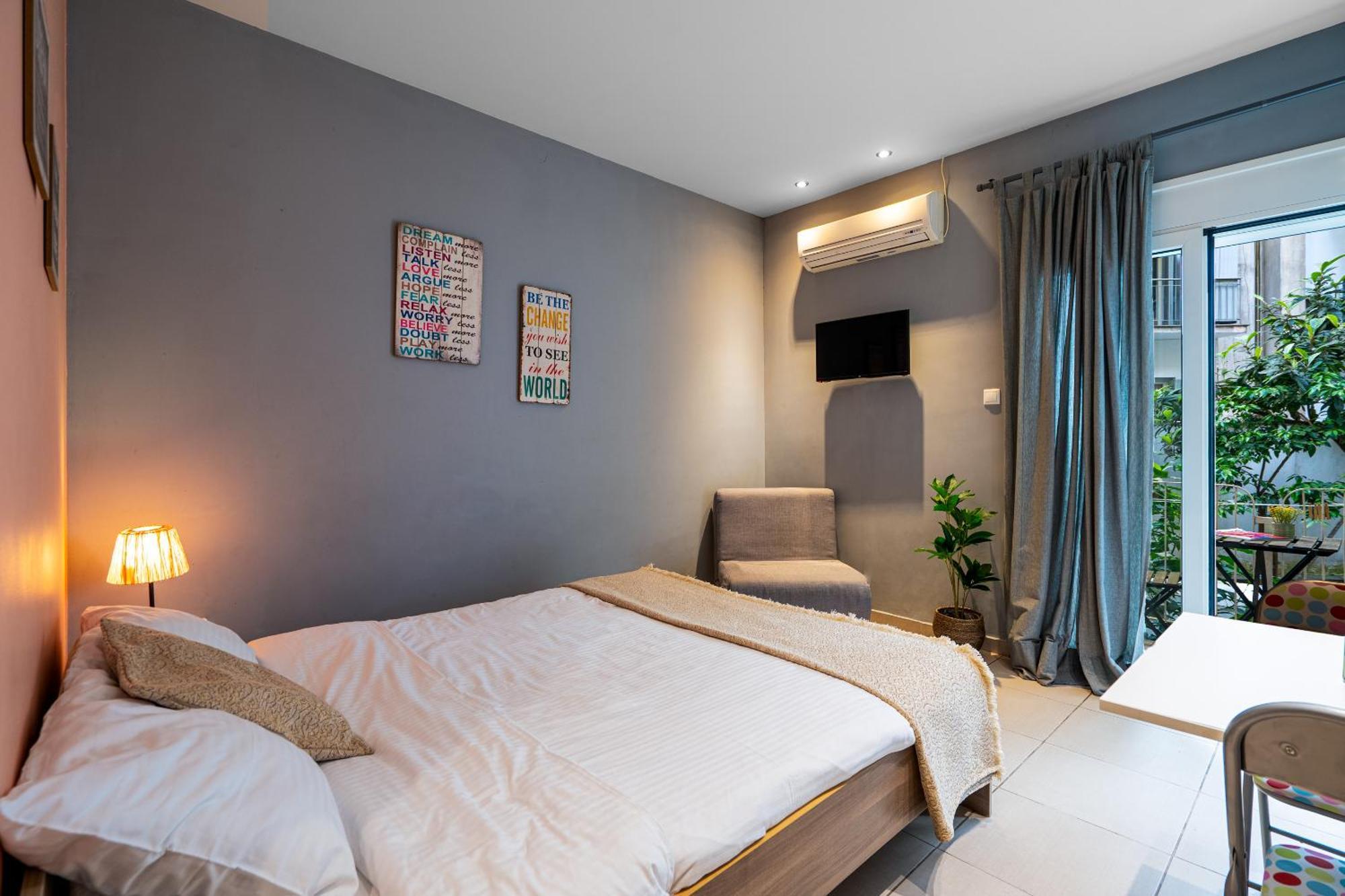 Ideally Located Apartment In Central Atena Exterior foto