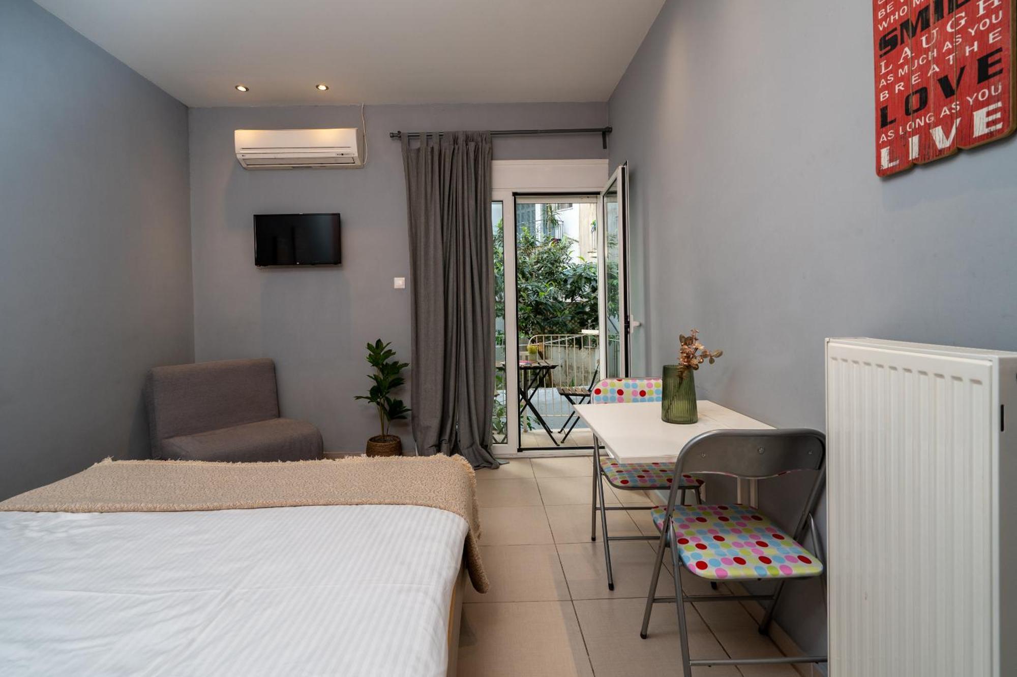Ideally Located Apartment In Central Atena Exterior foto